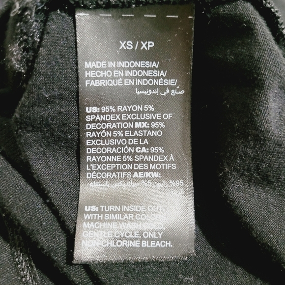 White House Black Market Black Tunic Top Beaded Detail Sleeves Women's Size XS - Picture 9 of 9